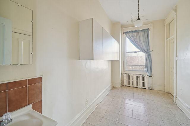 215 Rue de Castelnau East, Montréal, QC