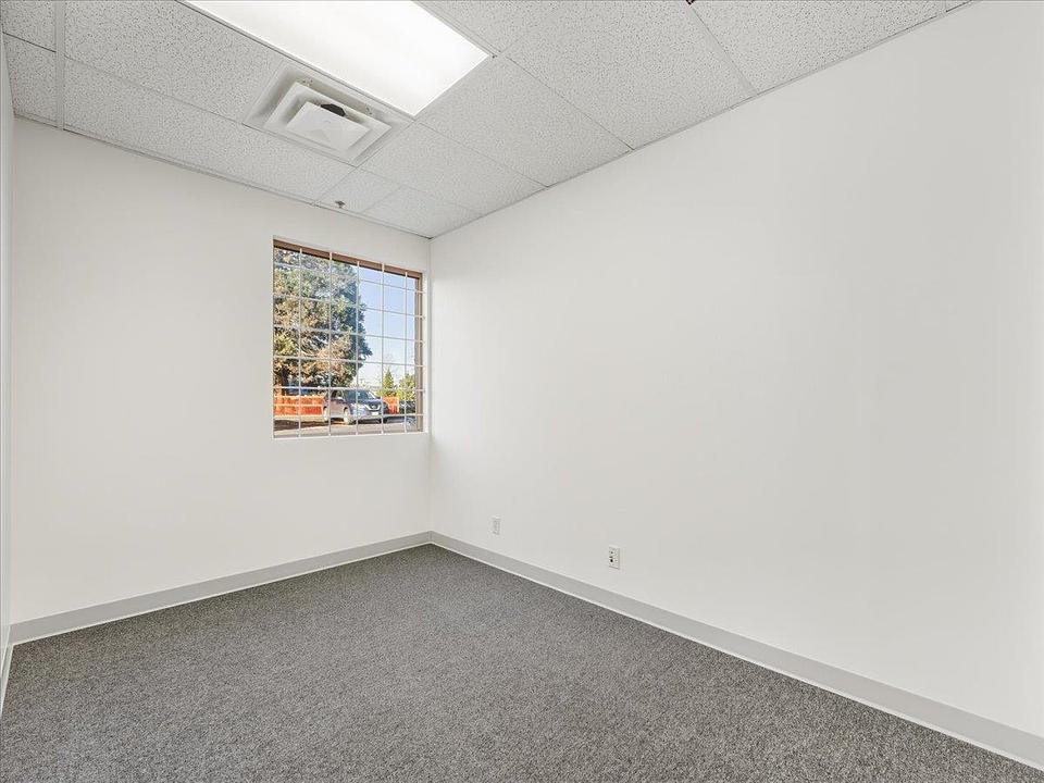 103/104 - 106-470 Kingsway, Vancouver, BC