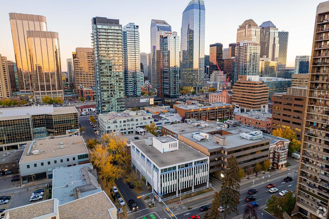628 12 Ave SW, Calgary, AB