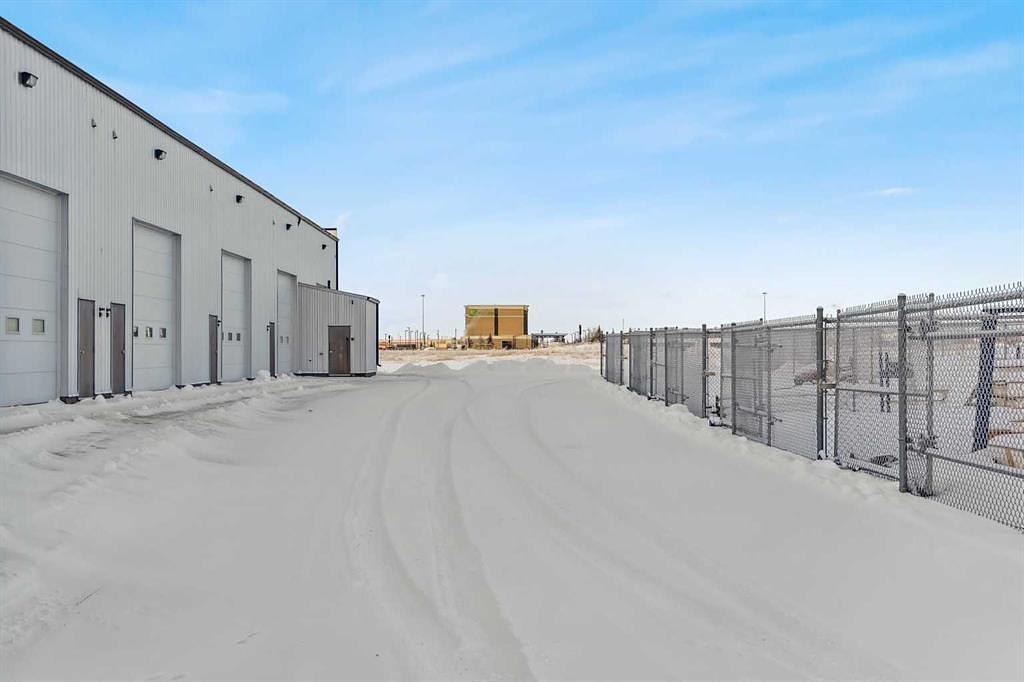 101 - 312 Energy Way, Penhold, AB