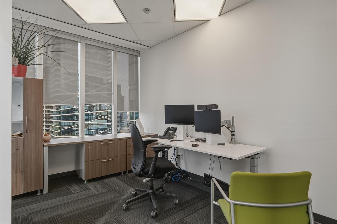 1800 - 200 King Street West, Toronto, ON