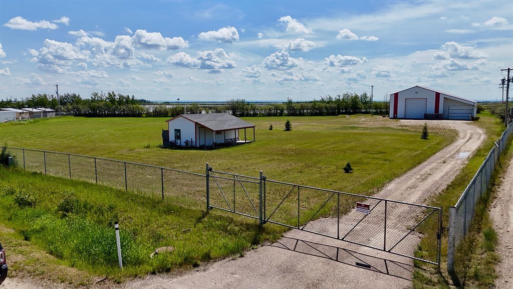 10933 90 Avenue, Fairview, AB