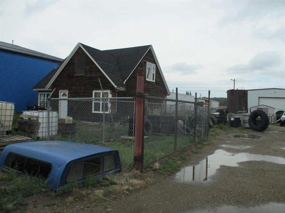 404 1 Street Southwest, Manning, AB