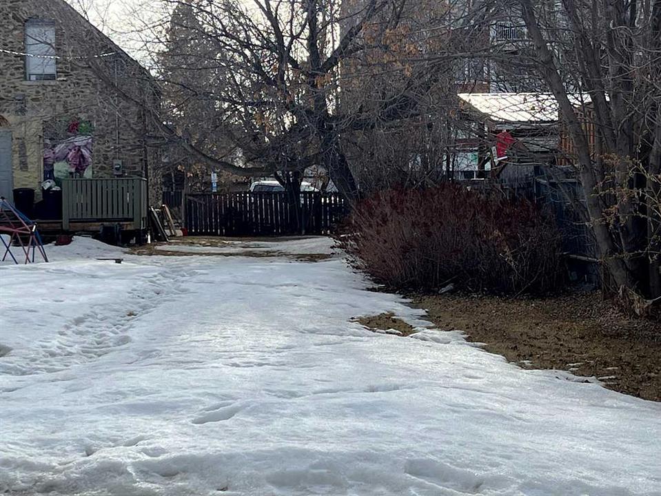 5027 46 Street, Sylvan Lake, AB