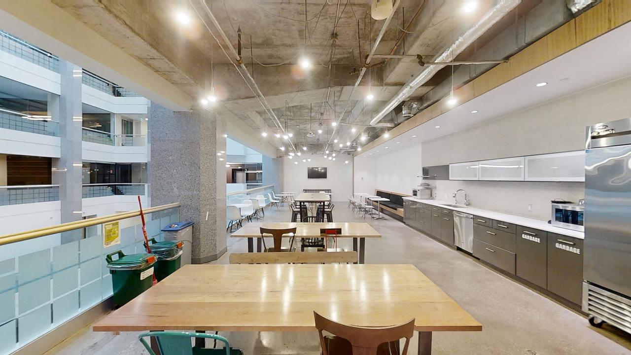 400 - 901 King Street West, Toronto, ON