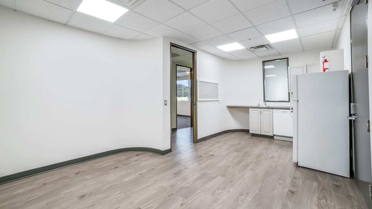 710 - 1708 Dolphin Avenue, Kelowna, BC