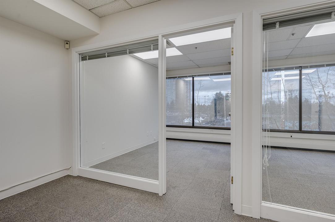 300 - 10524 King George Boulevard, Surrey, BC