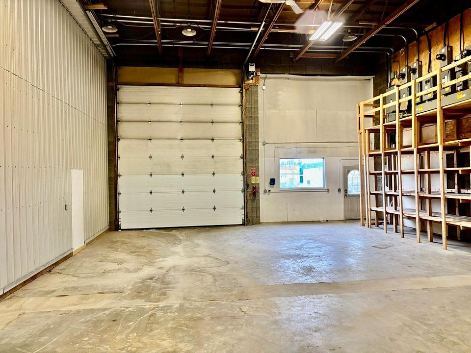 B - 4907 1 Avenue, Edson, AB