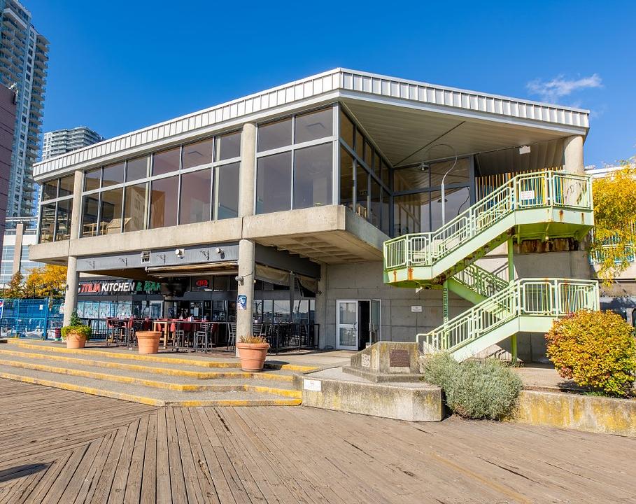 213 - 810 Quayside Drive, New Westminster, BC