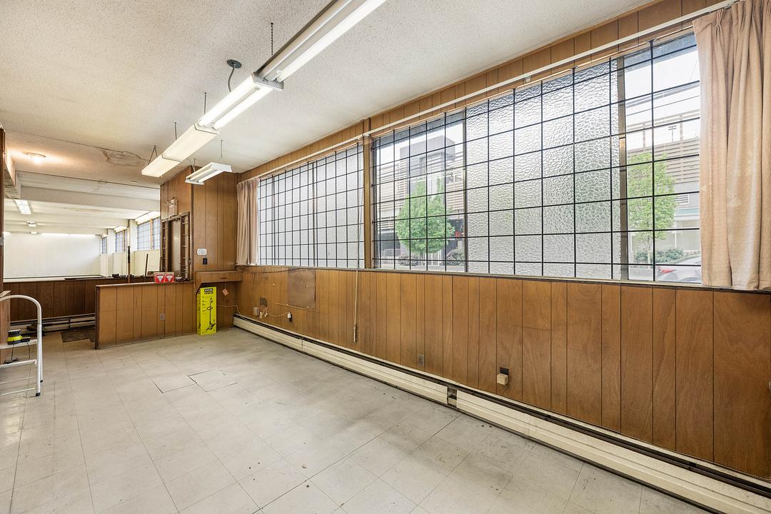 8242 Ontario Street, Vancouver, BC