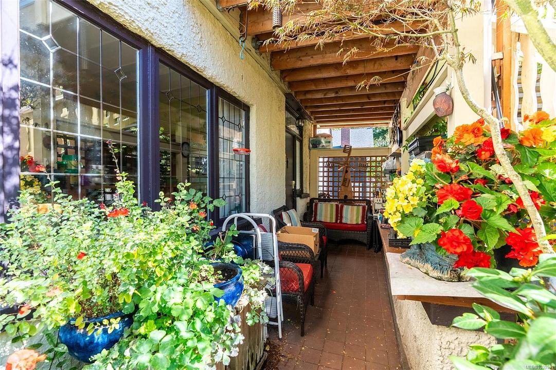 1043 Belmont Avenue, Victoria, BC