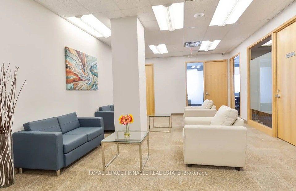 301-I - 231 Oak Park Boulevard, Oakville, ON