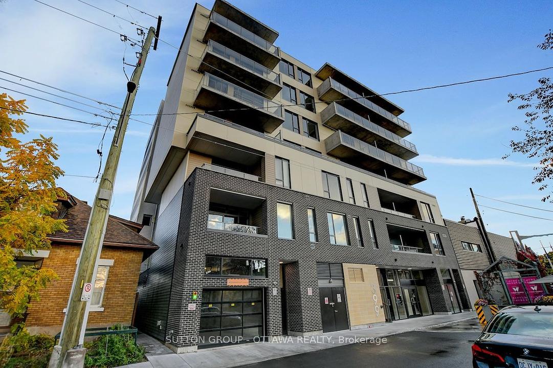 399 Winston Avenue, Ottawa, ON