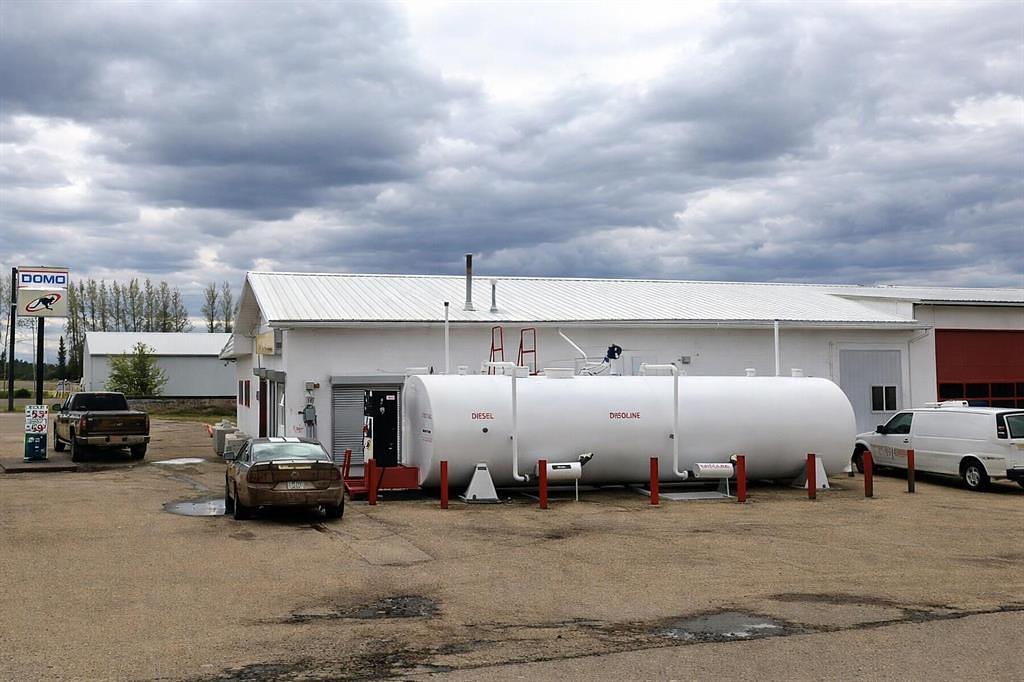 5002 48 Street, Sedgewick, AB