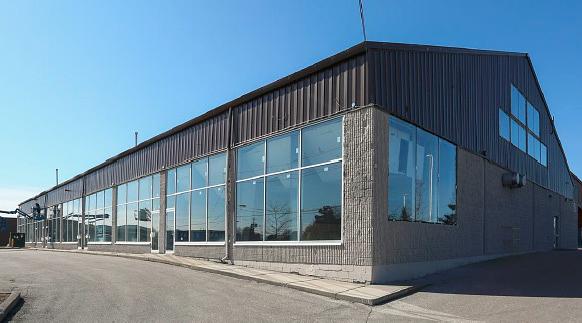 4 - 4100 Chesswood Drive, Toronto, ON