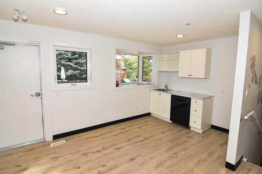 309 Main Street North, Airdrie, AB