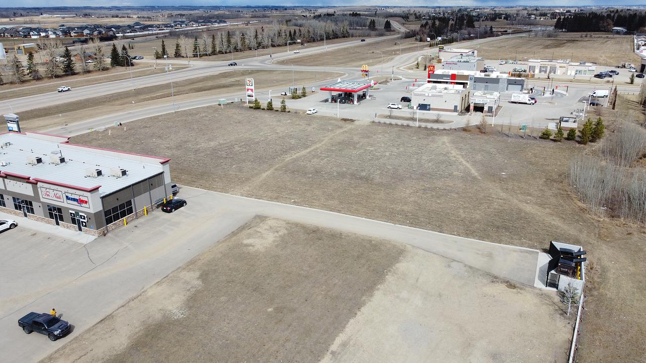 6045 Parkwood Road, Blackfalds, AB