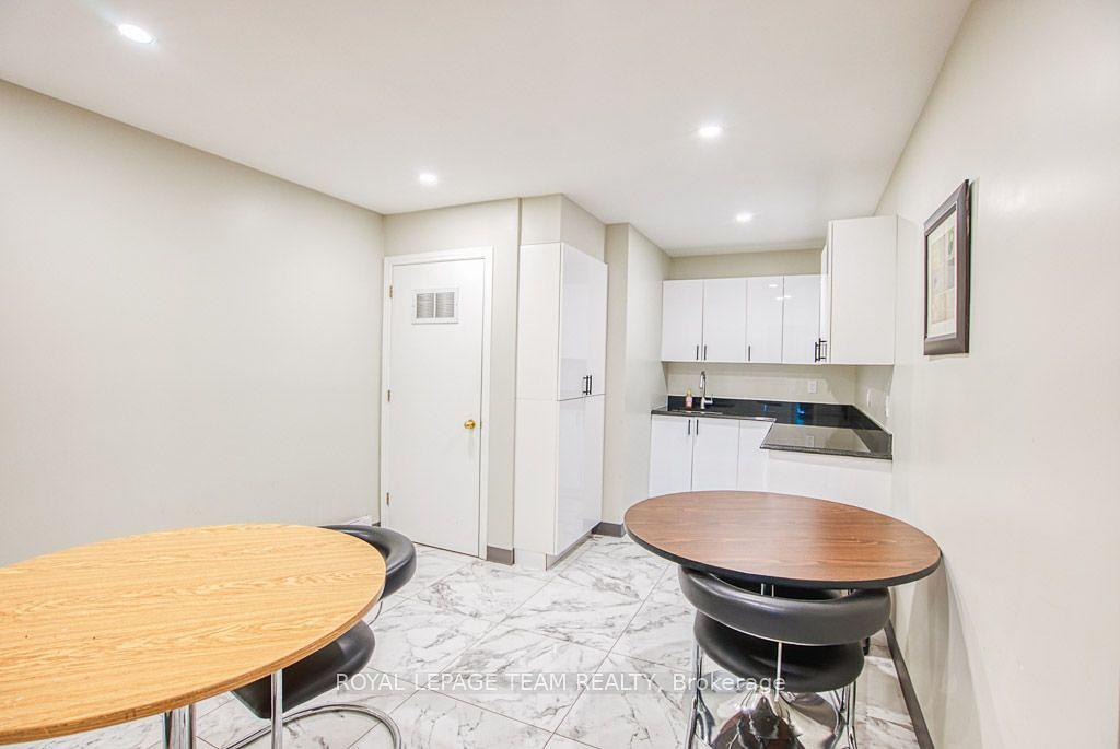 84 Centrepointe Drive, Ottawa, ON