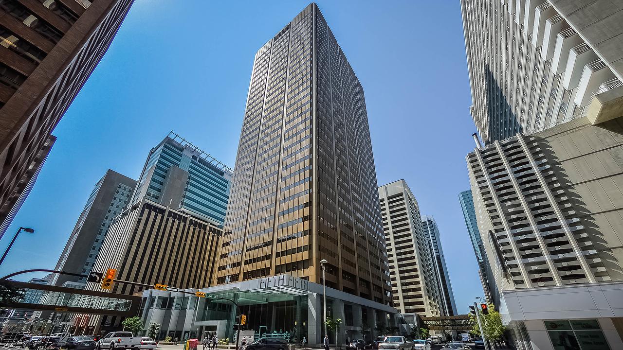 605 5 Ave SW, Calgary, AB