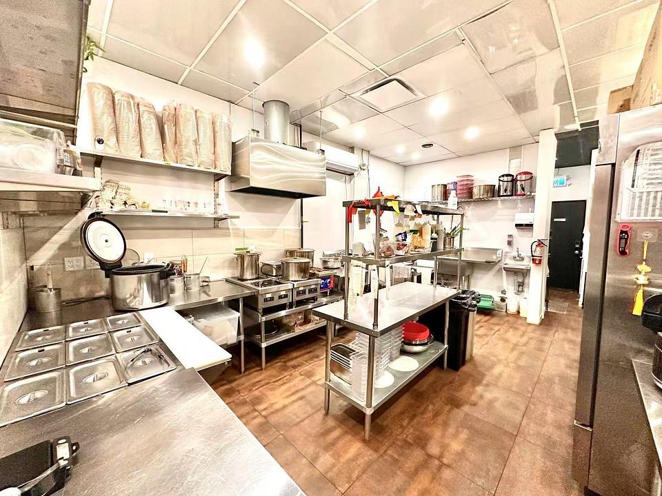 4929 Kingsway, Burnaby, BC