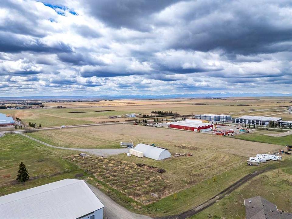 33066 Township Road 250, Calgary, AB