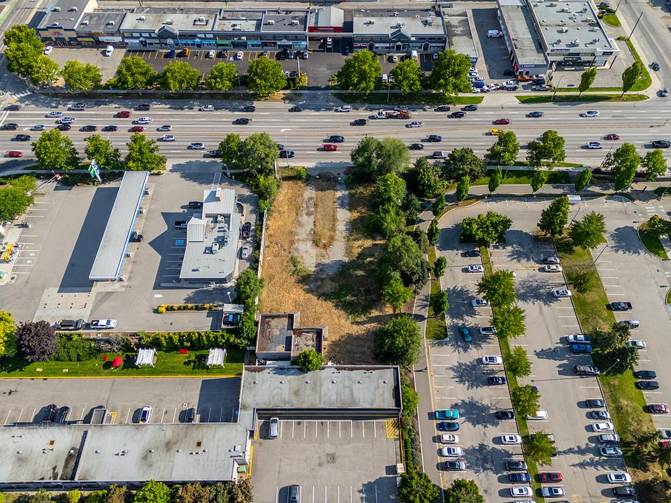 1864 Harvey Avenue, Kelowna, BC