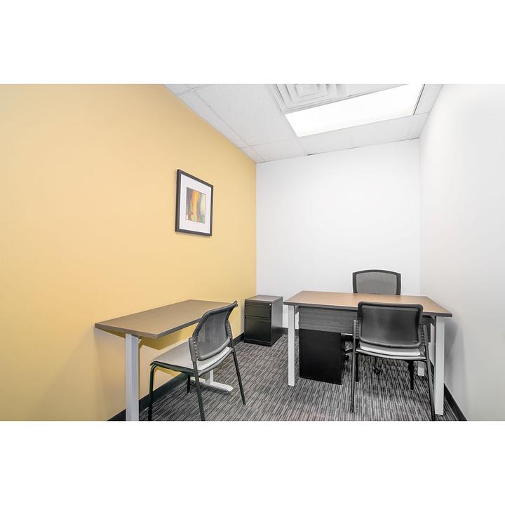 Office space for rent for 3 persons in Richmond Hill  - 9225 Leslie St, Richmond Hill, ON