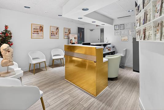 12085 CONFIDENTIAL, North Vancouver, BC
