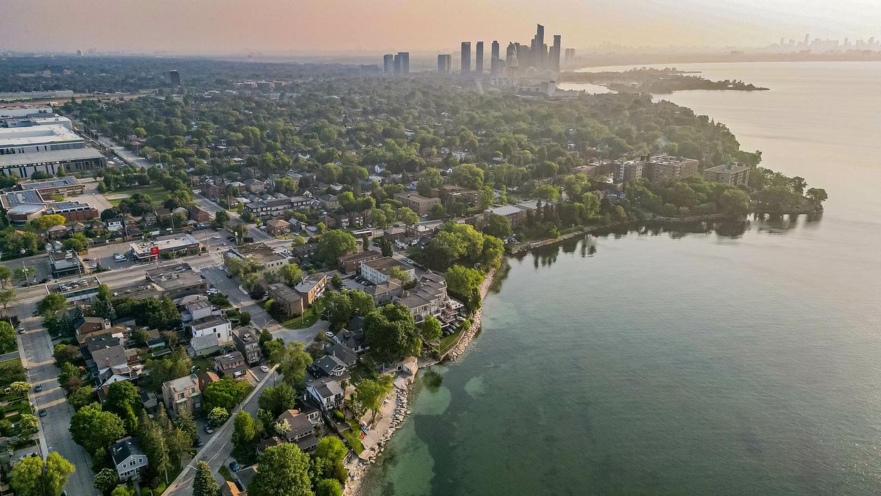 1 Sand Beach Road, Toronto, ON