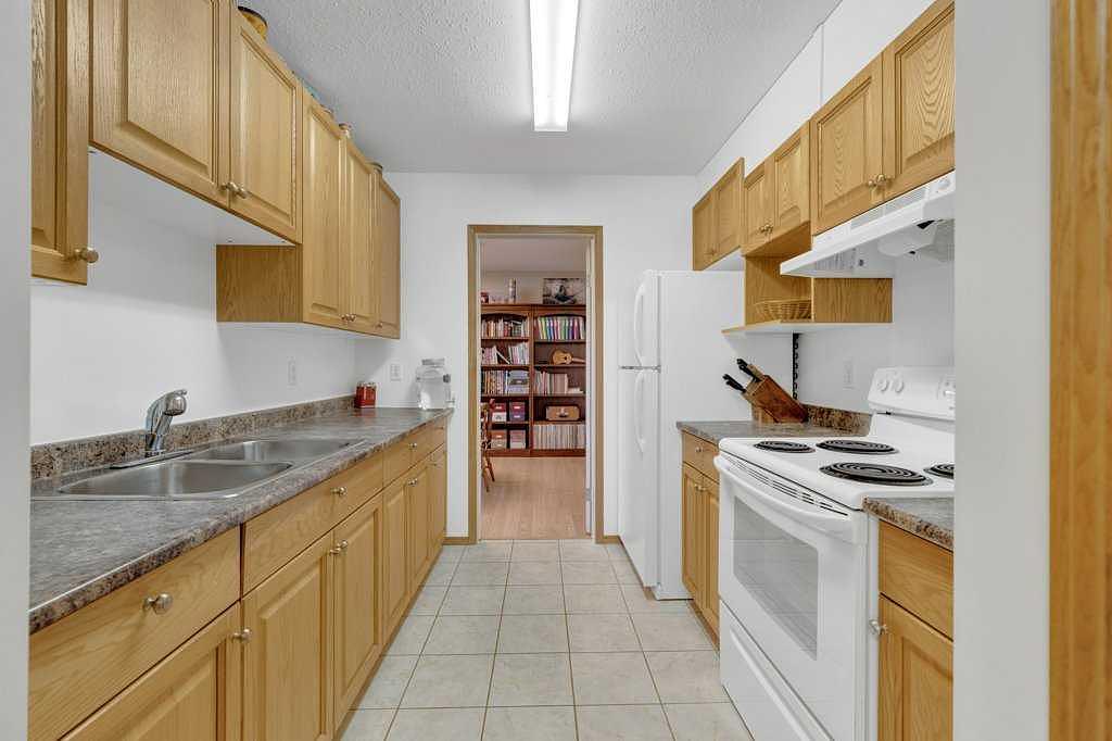5025 46 Avenue, Rimbey, AB