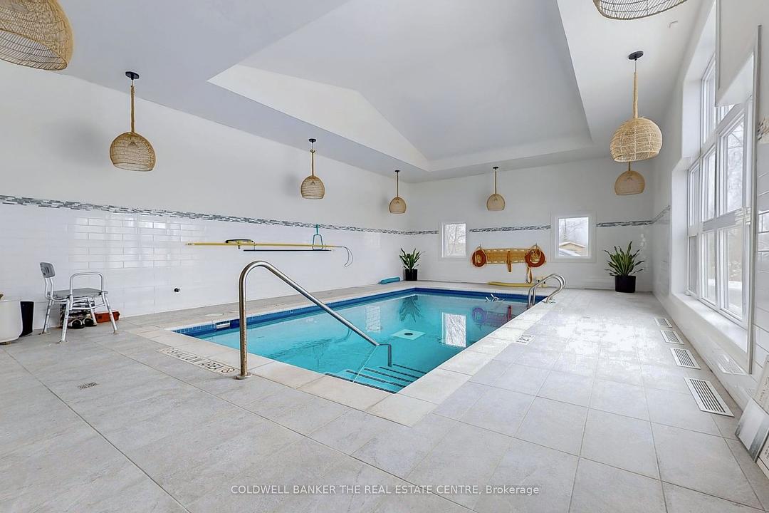 543 The Queensway South, Georgina, ON