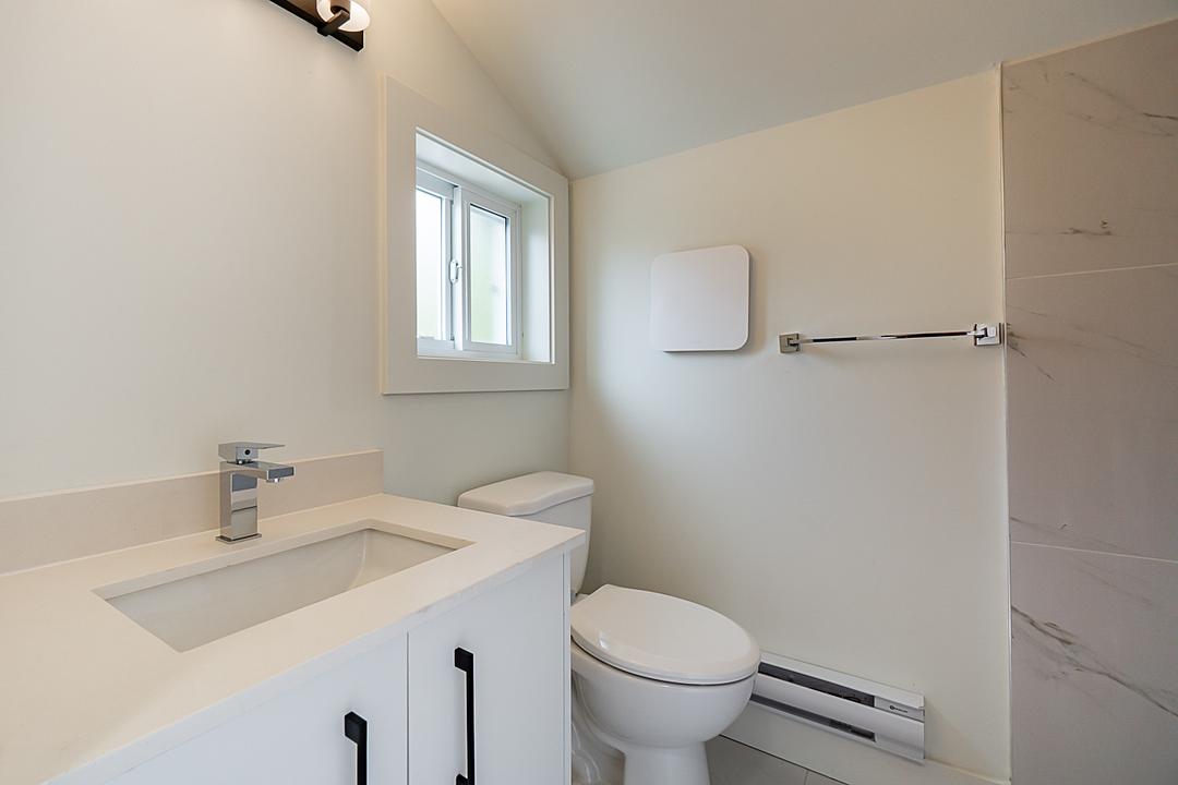 18369 24 Avenue, Surrey, BC