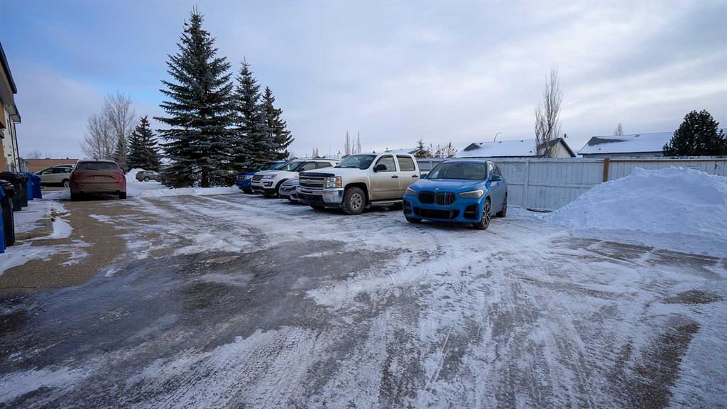 1 - 5021 Parkwood Road, Blackfalds, AB