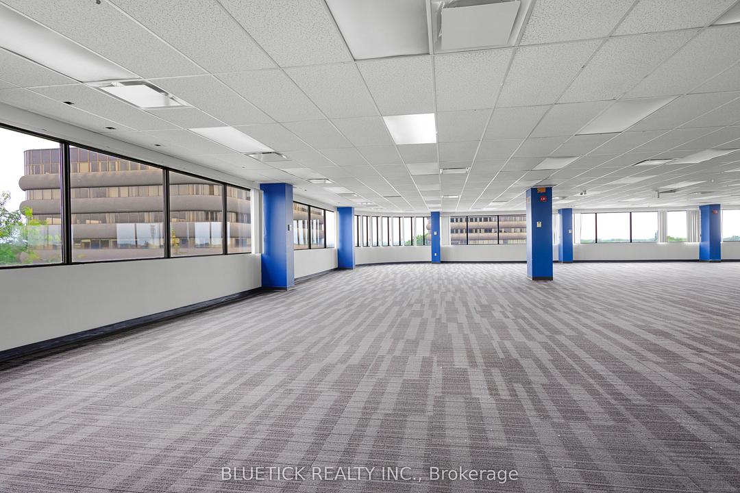 401 - 710 Dorval Drive, Oakville, ON