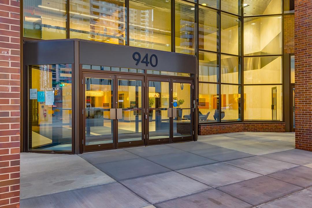 1000 - 940 6 Avenue Southwest, Calgary, AB