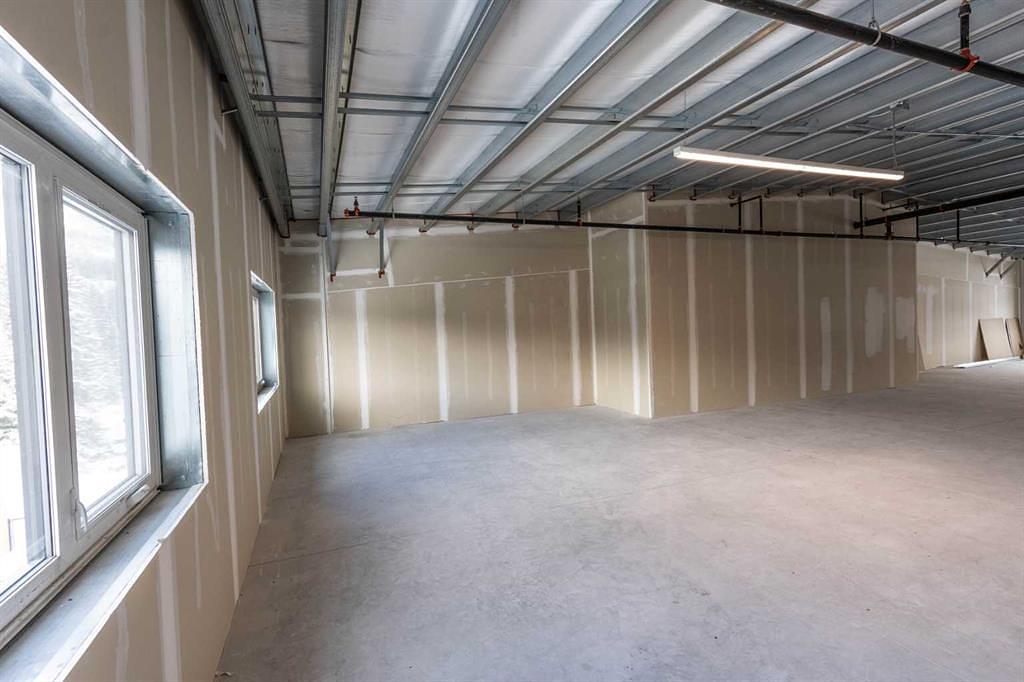 112 - 200 Alpine Meadows, Canmore, AB