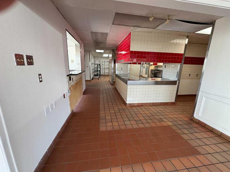 Q - 4710 17 Avenue Southeast, Calgary, AB