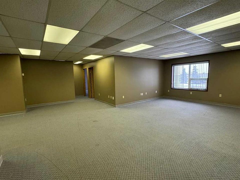 Bay 4 - 5208 62 Street, Lloydminster, AB