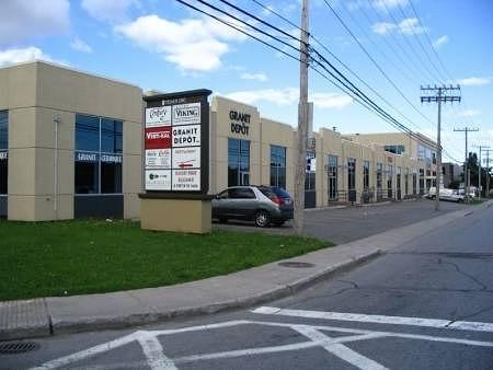 200 - 8260 Chemin Devonshire, Mont-Royal, QC