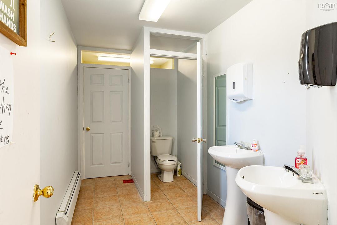 250 Main Street, Yarmouth, NS