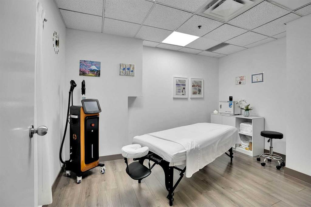 1330 12 Avenue Southwest, Calgary, AB
