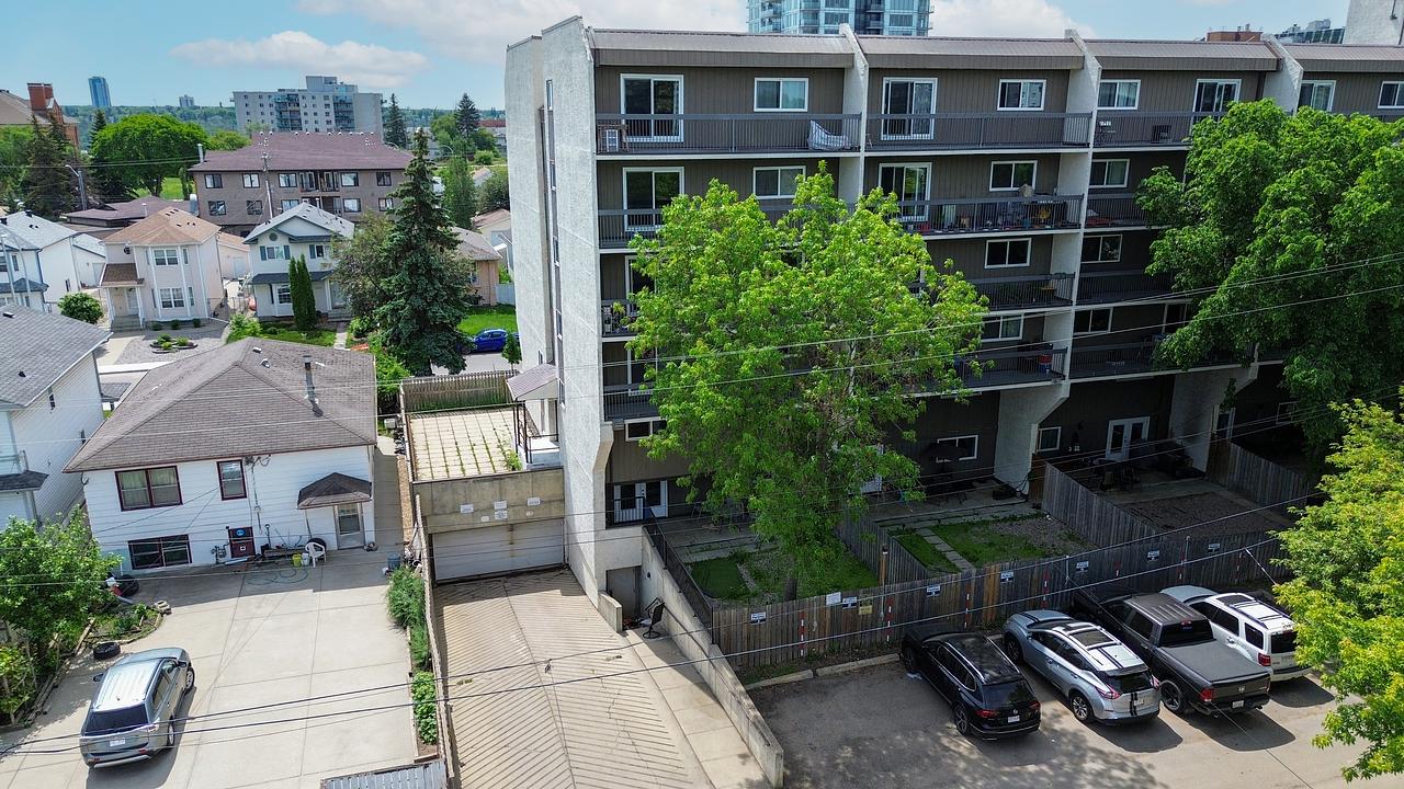 9342 103 Avenue Northwest, Edmonton, AB