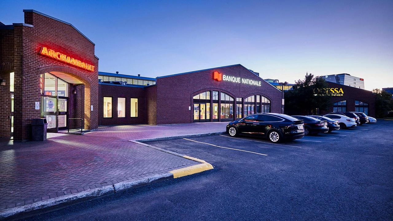 15A - 7500 Boulevard des Galeries d'Anjou, Montréal, QC