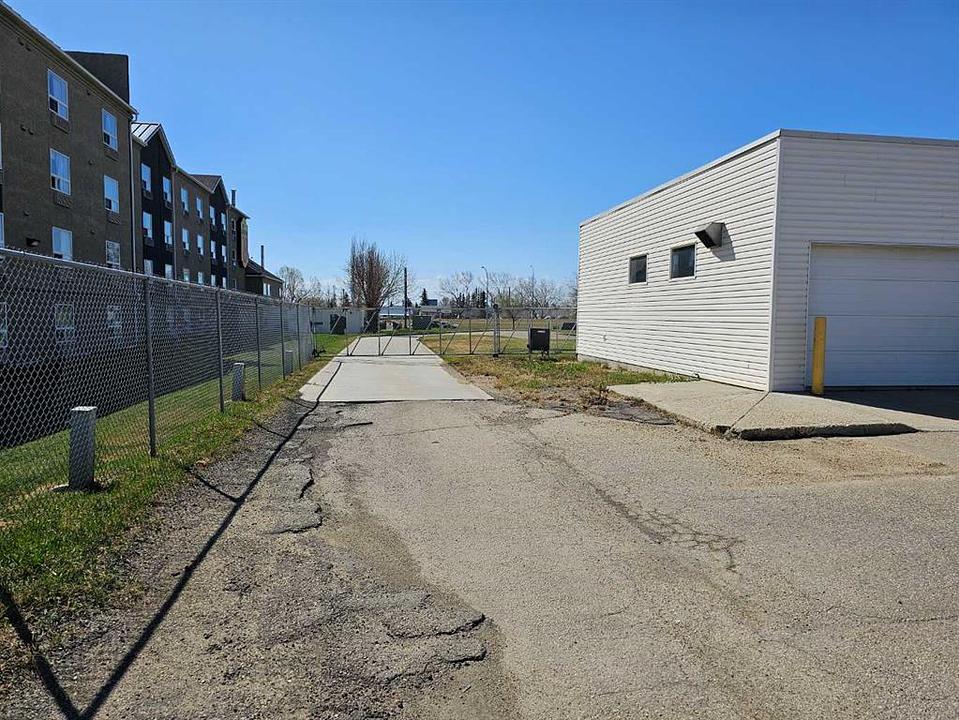 10070 117 Avenue, Grande Prairie, AB