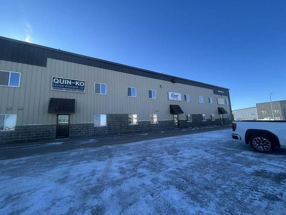 102 - 201 Clearview Drive, Penhold, AB