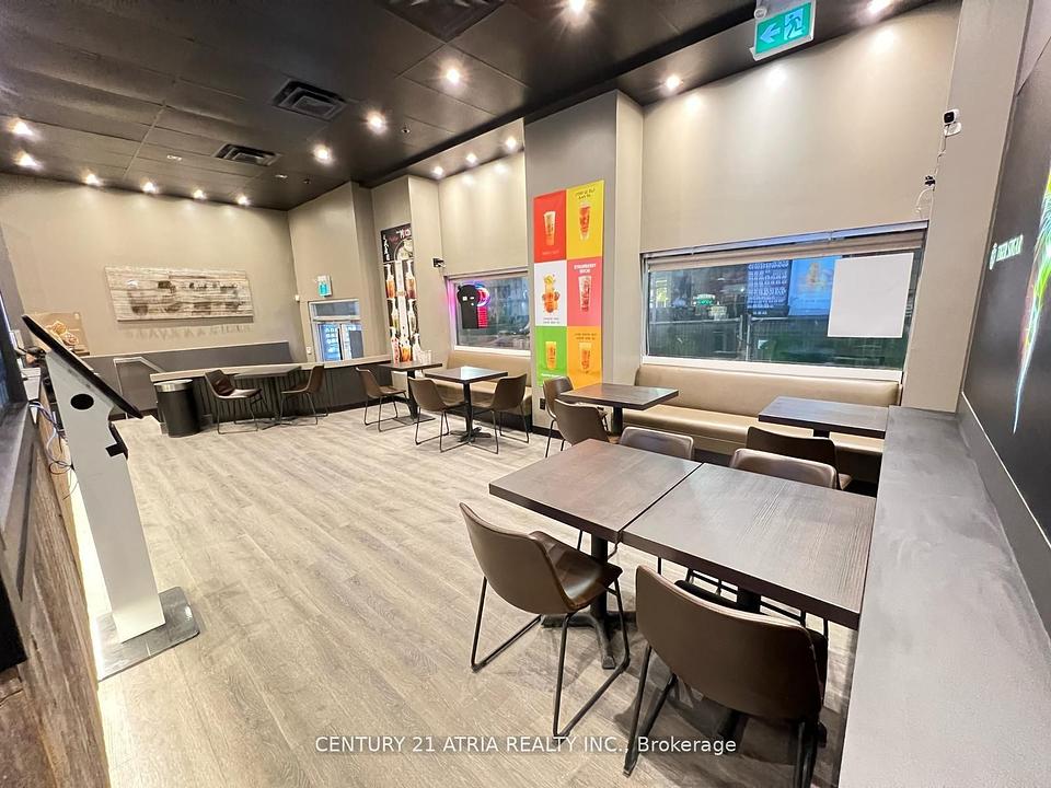 439 Yonge Street, Toronto, ON
