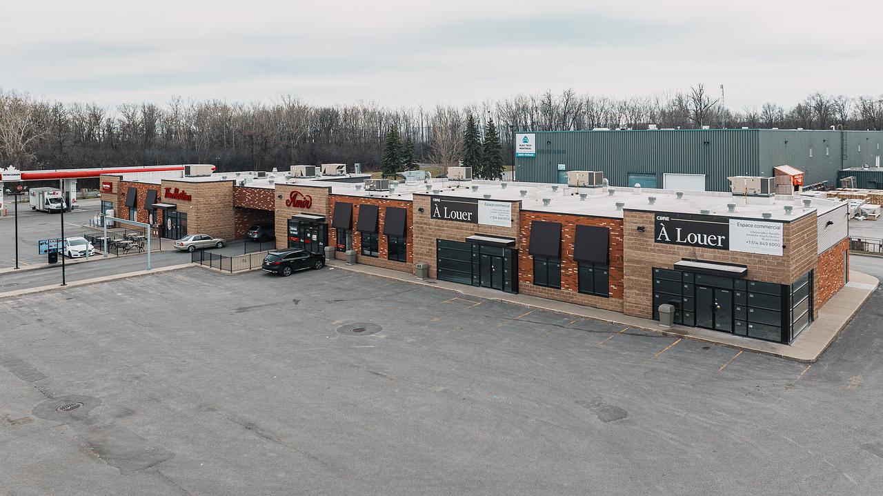 3590 Boulevard Pitfield, Montréal, QC