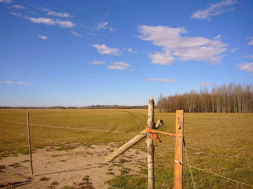 33-82-19-W5, Rural Northern Sunrise County, AB