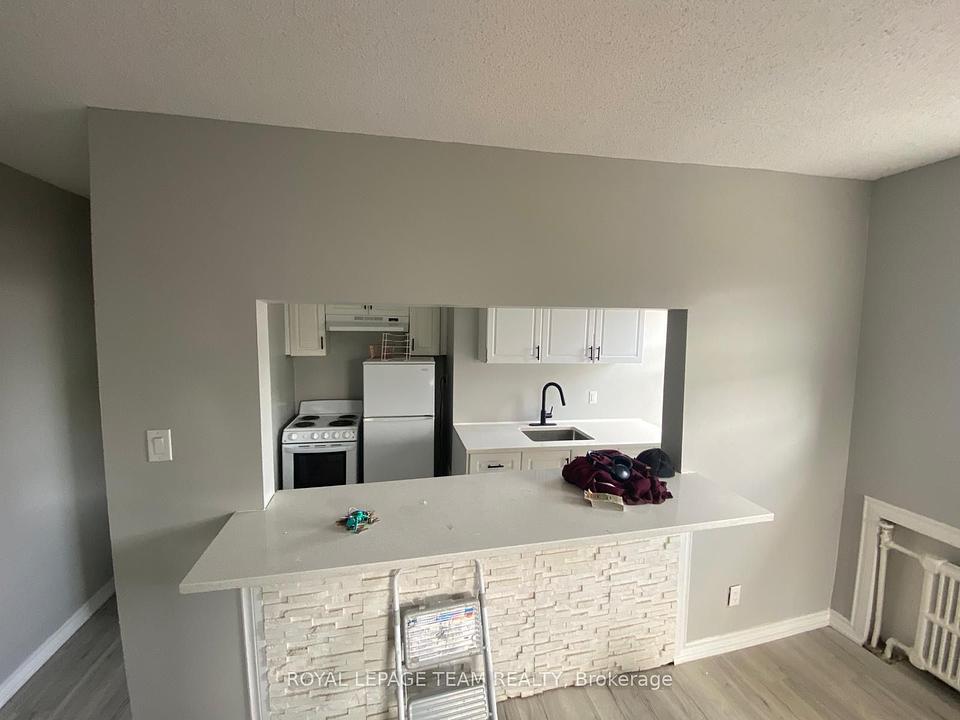 883 Somerset Street West, Ottawa, ON