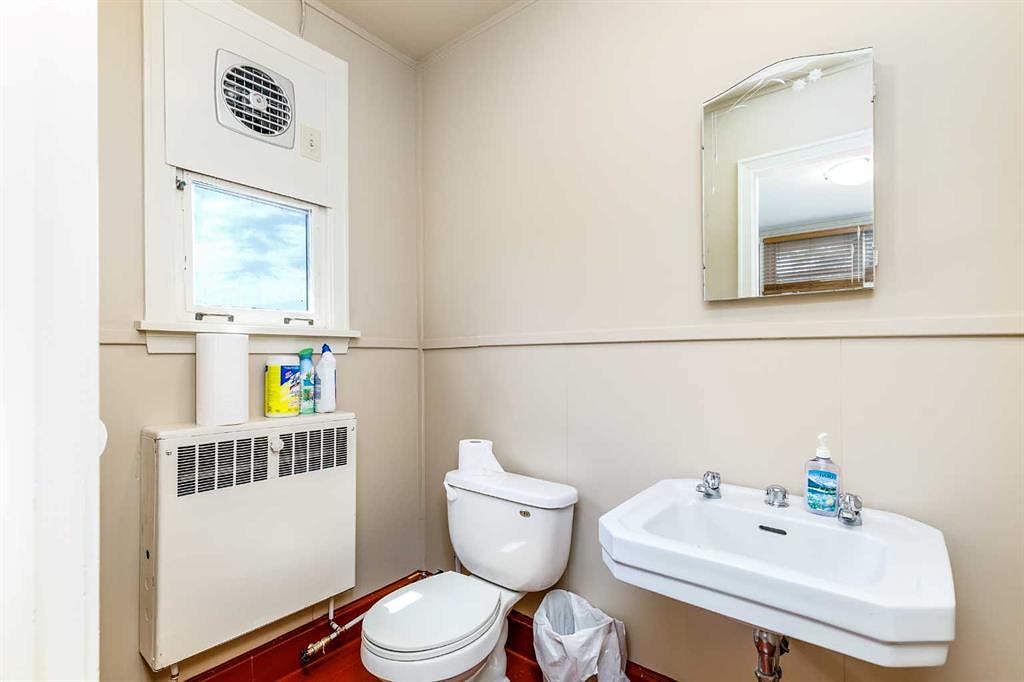 2460 36 Avenue, Springbrook, AB